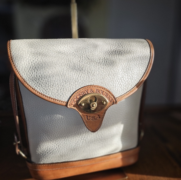 Dooney & Bourke all leather cream cross-body bag - Picture 6 of 9